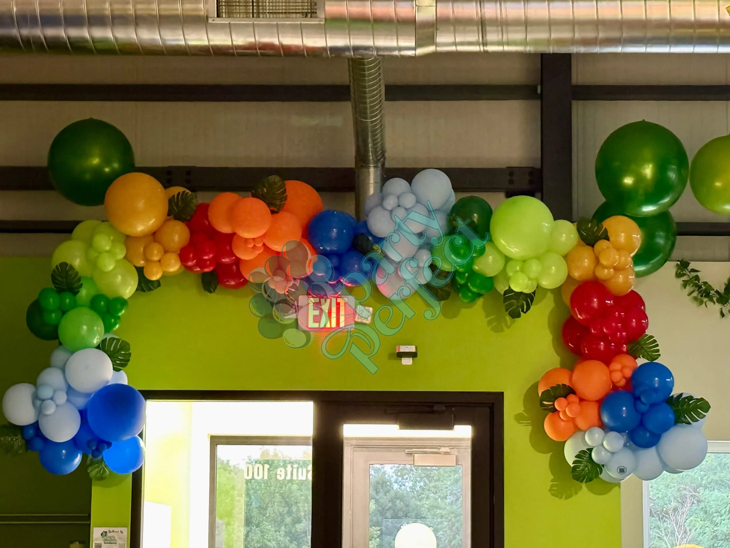 Balloon Garland Installation — photo 5