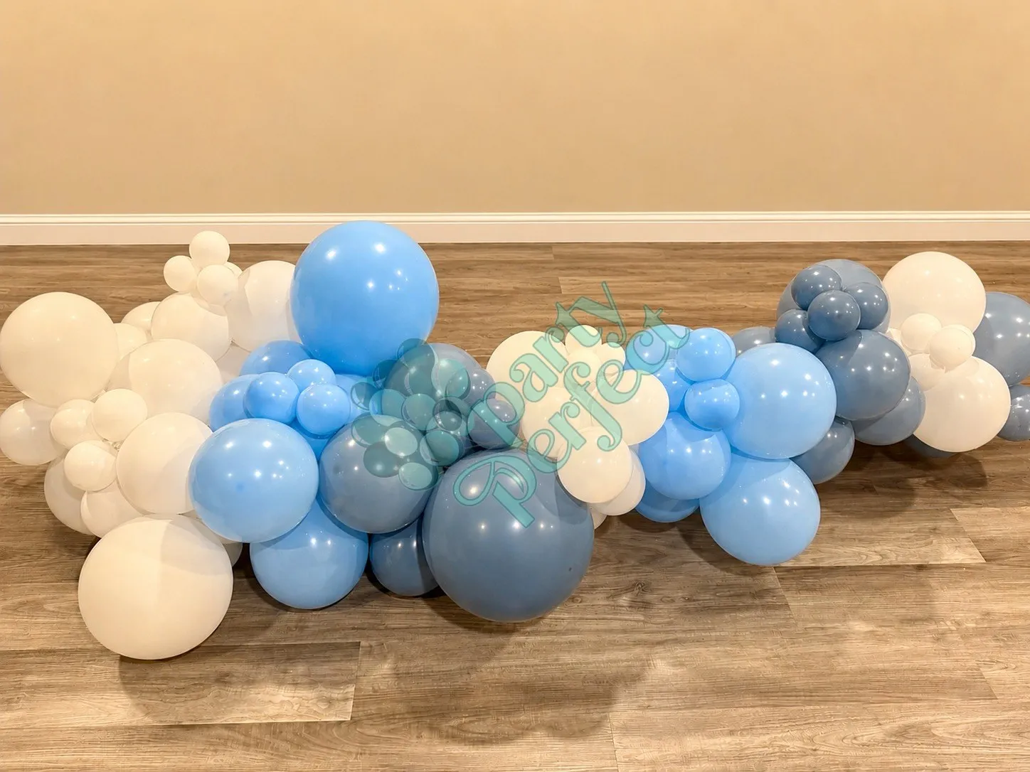 Balloon Garlands — photo 8